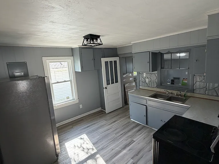 709 Hope St — Photo 5