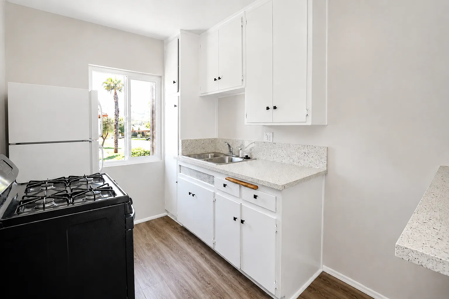 Studio, 554 sqft, $1,525 — Photo 1