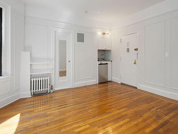 5th image of 245 W 75th St APT 6D