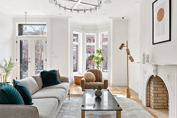 Sold by Compass | media 3