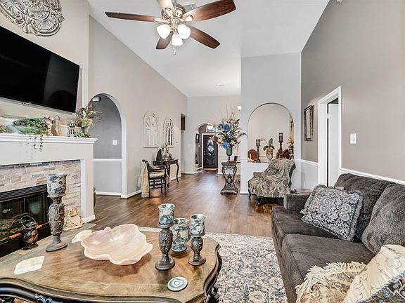 5th image of 316 Bay Spring Dr