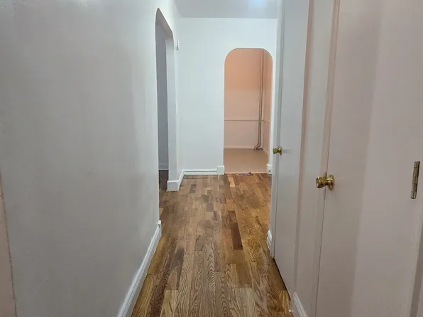 751 Walton Avenue image 11 of 12