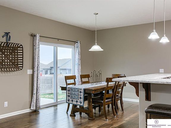 4th image of 20801 Camden Ave