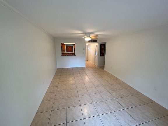 4th image of 960 La Costa Cir Unit 5