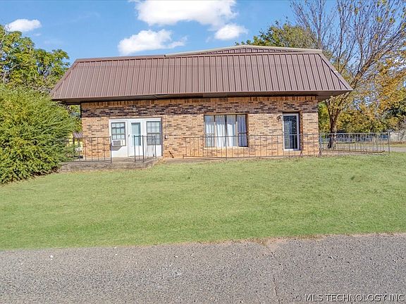 5th image of 115 N Main St