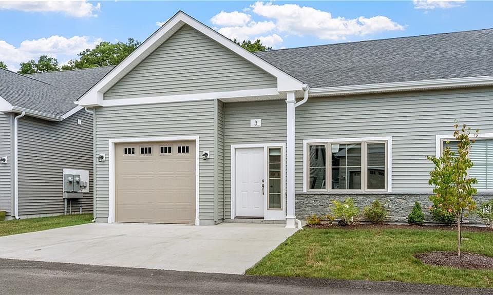 1st image of 3 W Valley Cir