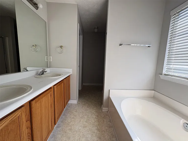 1863 Skylar Leigh Dr — Photo 11