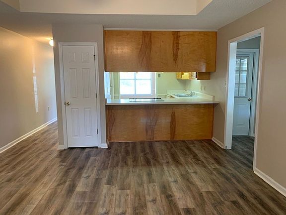 4th image of 337 Sawgrass Dr