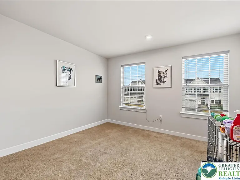 817 Hendon Ln N — Photo 24