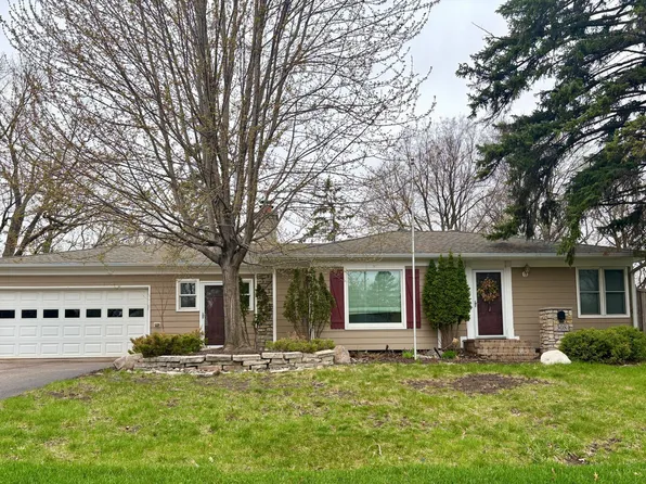 308 Monroe Ave S, Hopkins, MN 55343
