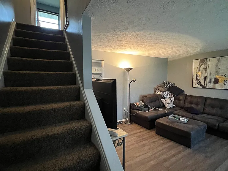 213 Centennial Ave — Photo 8