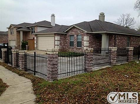 1st image of 3852 Summer Hill Dr