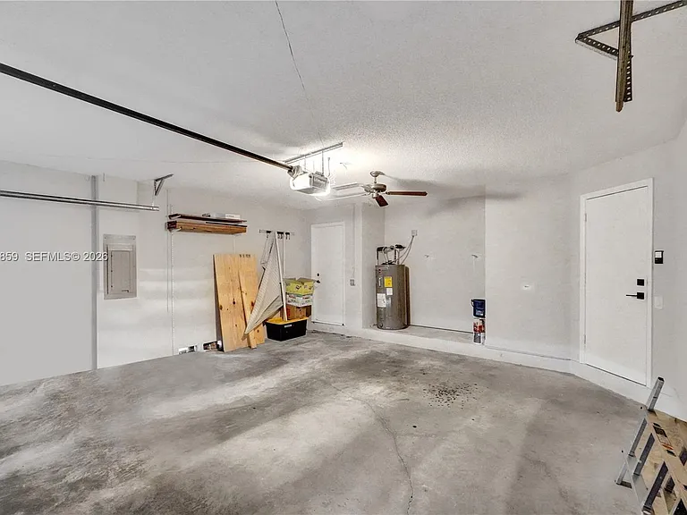 658 Stanton Dr — Photo 55