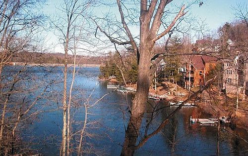 1st image of 513 Sleigh Dr