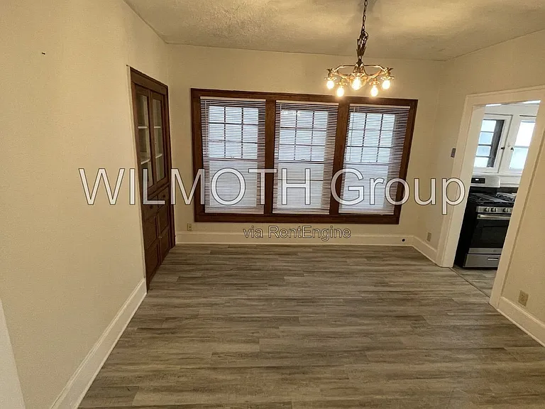 537 E 11th St #2 — Photo 4