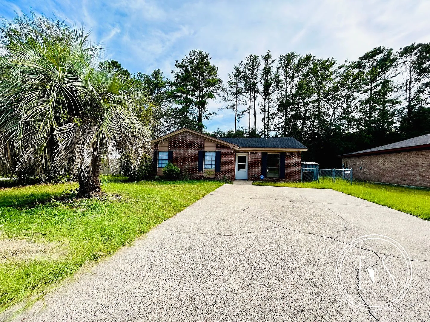 Charming 3-bedroom/2-bath home in Garden Heights subdivision — Photo 3