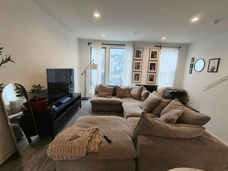 2004 Northbank Pl — Photo 19
