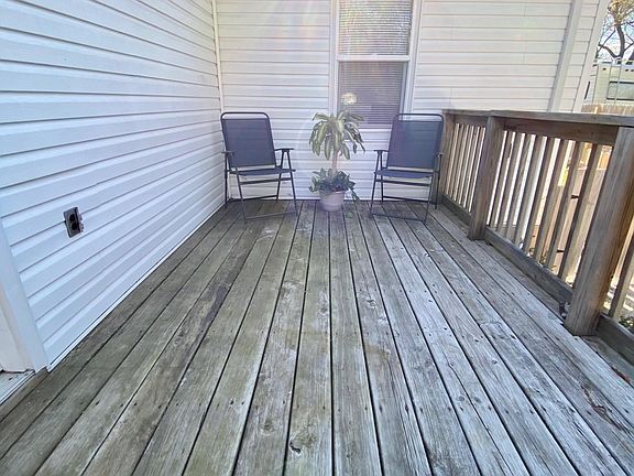 3rd image of 1267 Parkway St