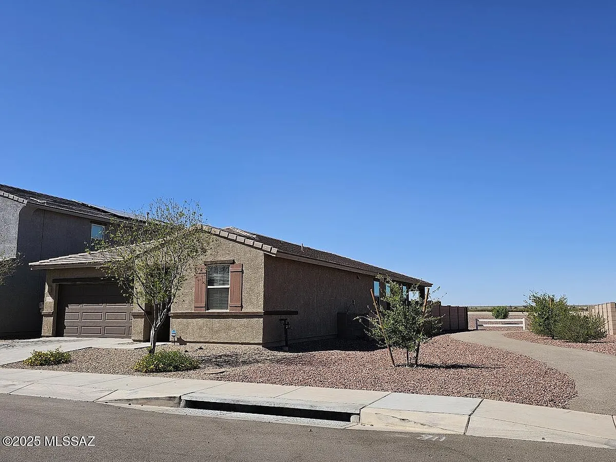 Building Photo - 10800 W Embrey Dr