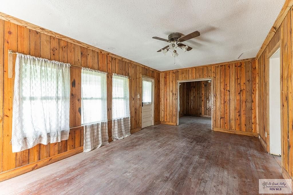 c. 1920 Small Fixer Upper For Sale in Combes, TX. 89K Sold Old