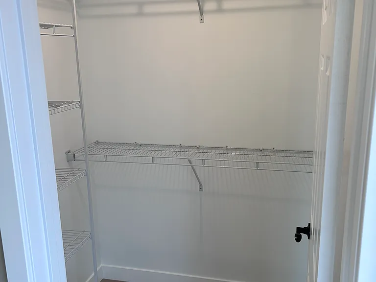 170 E Clay St #6 — Photo 9