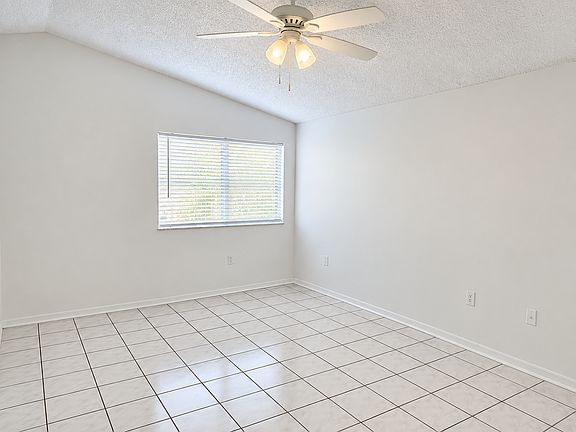 4th image of 15877 SW 85th Ln