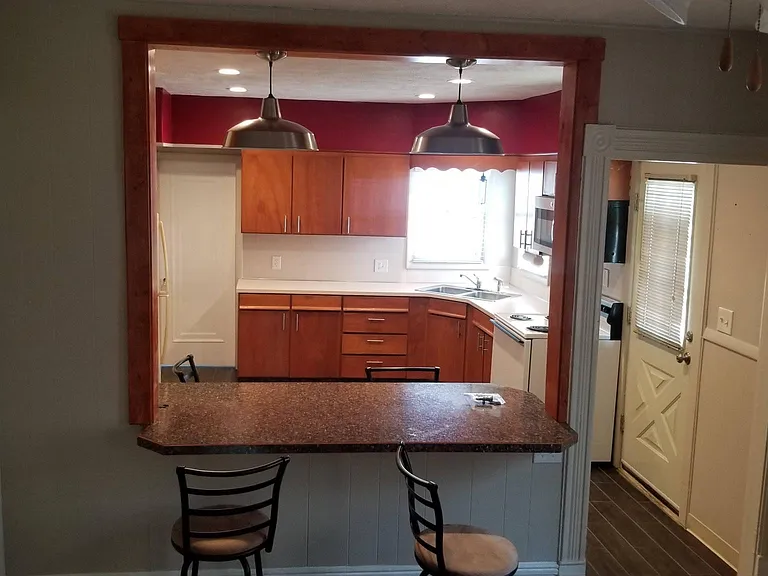 1140 Union Ave NE — Photo 12
