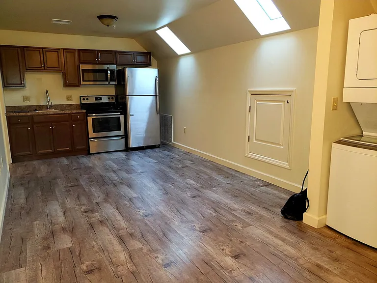 1740 Chestnut St — Photo 20