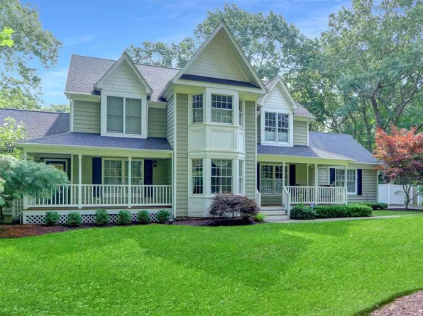 23 Hermitage Street, Wading River, NY 11792