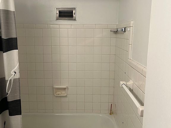 5th image of 8900 E Jefferson Ave #323