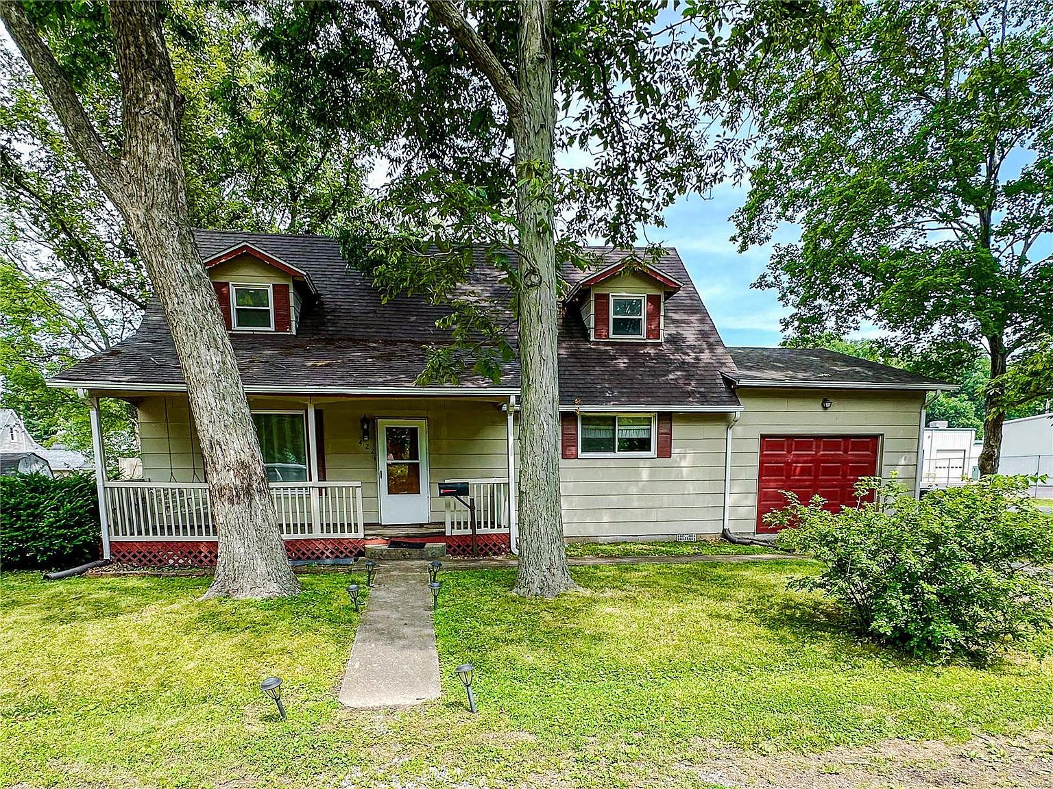 422 S Market St, Mascoutah, IL 62258 Zillow