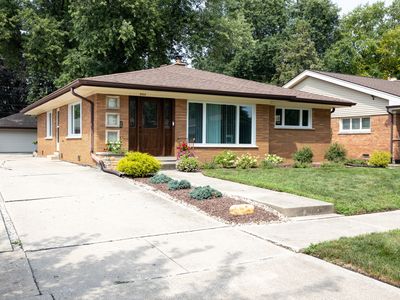 9808 S 51st Ave, Oak Lawn, IL, 60453