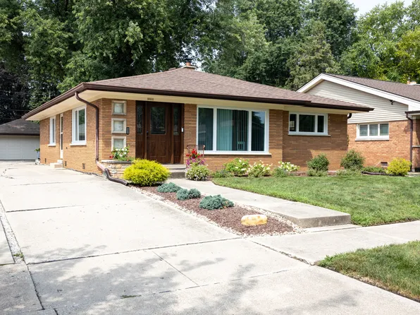 9808 S 51st Ave, Oak Lawn, IL 60453