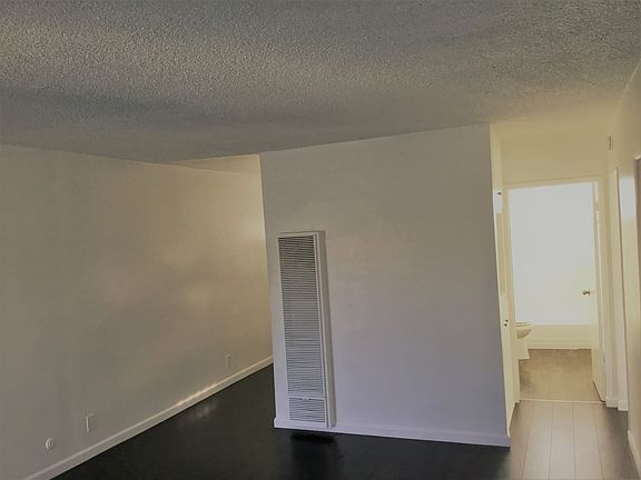 4th image of 1535 W 35th St APT 5