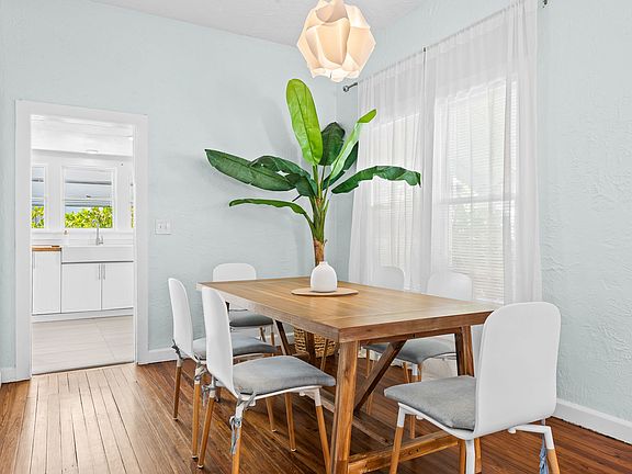 5th image of 29 Ocean Breeze St