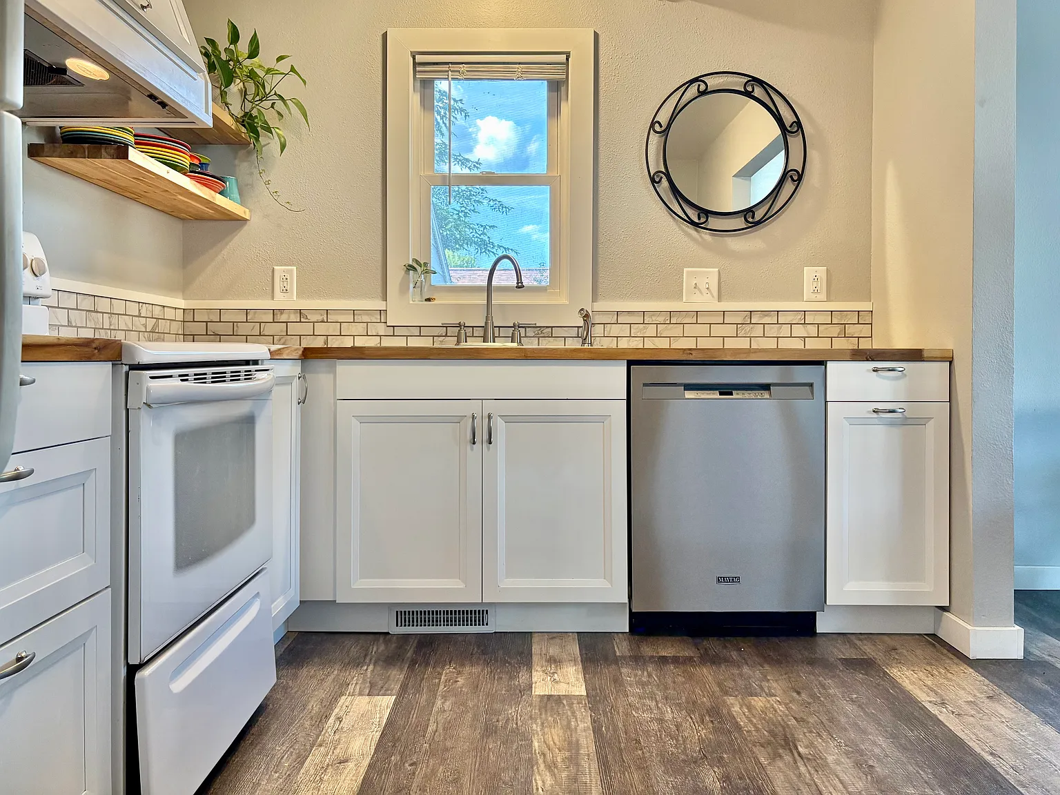 3 bed, 1000 sqft, $1,600 — Photo 3