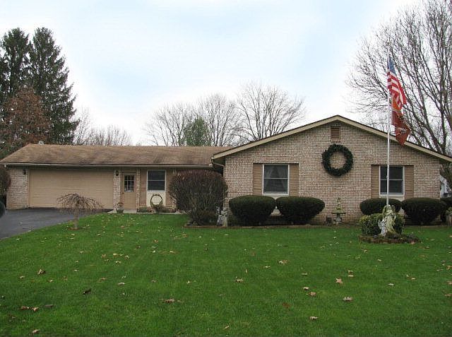 1st image of 882 Laura Dr