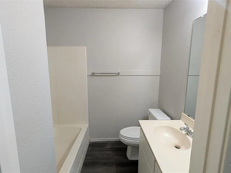 107 Beck St #B — Photo 6