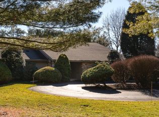 718 Fox Hollow Rd, Ambler, PA 19002