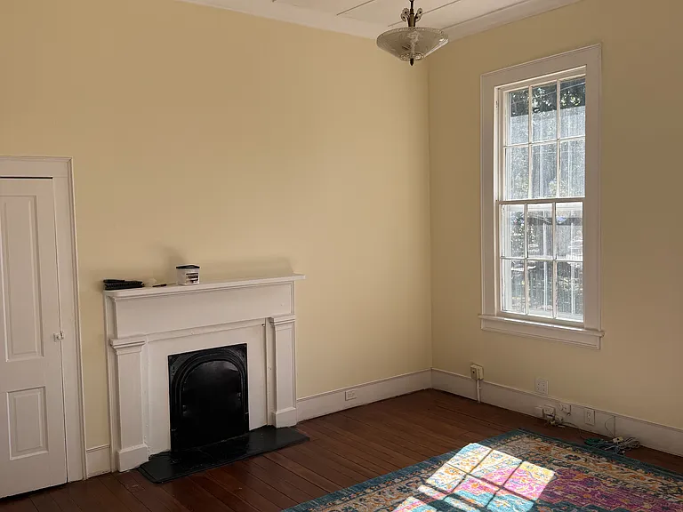 156 S Lawrence St — Photo 2