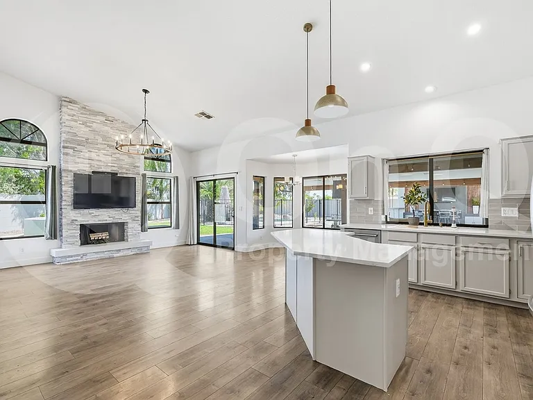 401 S Tiago Dr — Photo 14