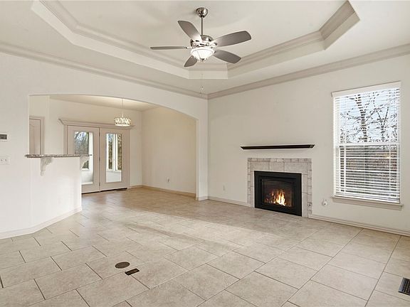 4th image of 23 Harrington Dr