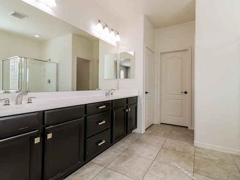 16905 W Woodlands Ave — Photo 9