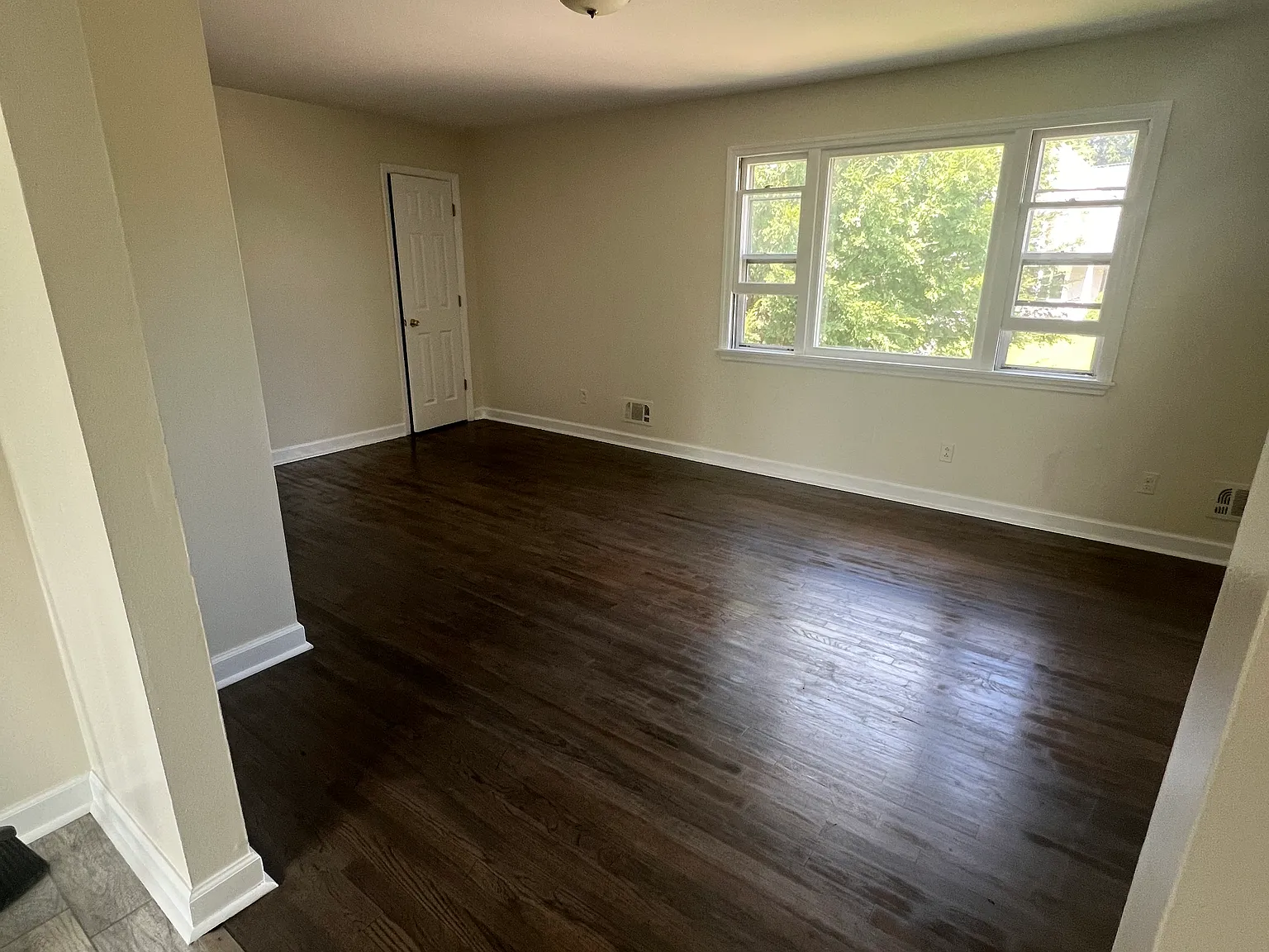 144 W High St — Photo 2
