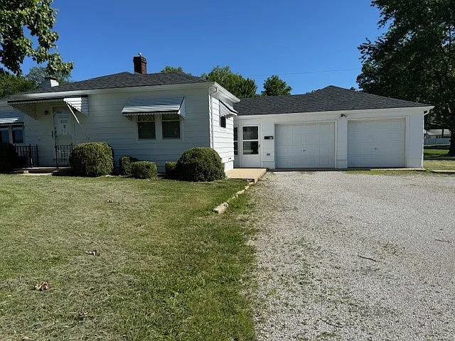 371 Urbanna Dr — Photo 1