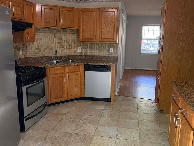 72 Victorian Cir — Photo 4