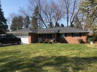 19955 Thousand Oaks Dr, Clinton Township, MI