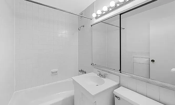 Rented by REAL New York | media 19