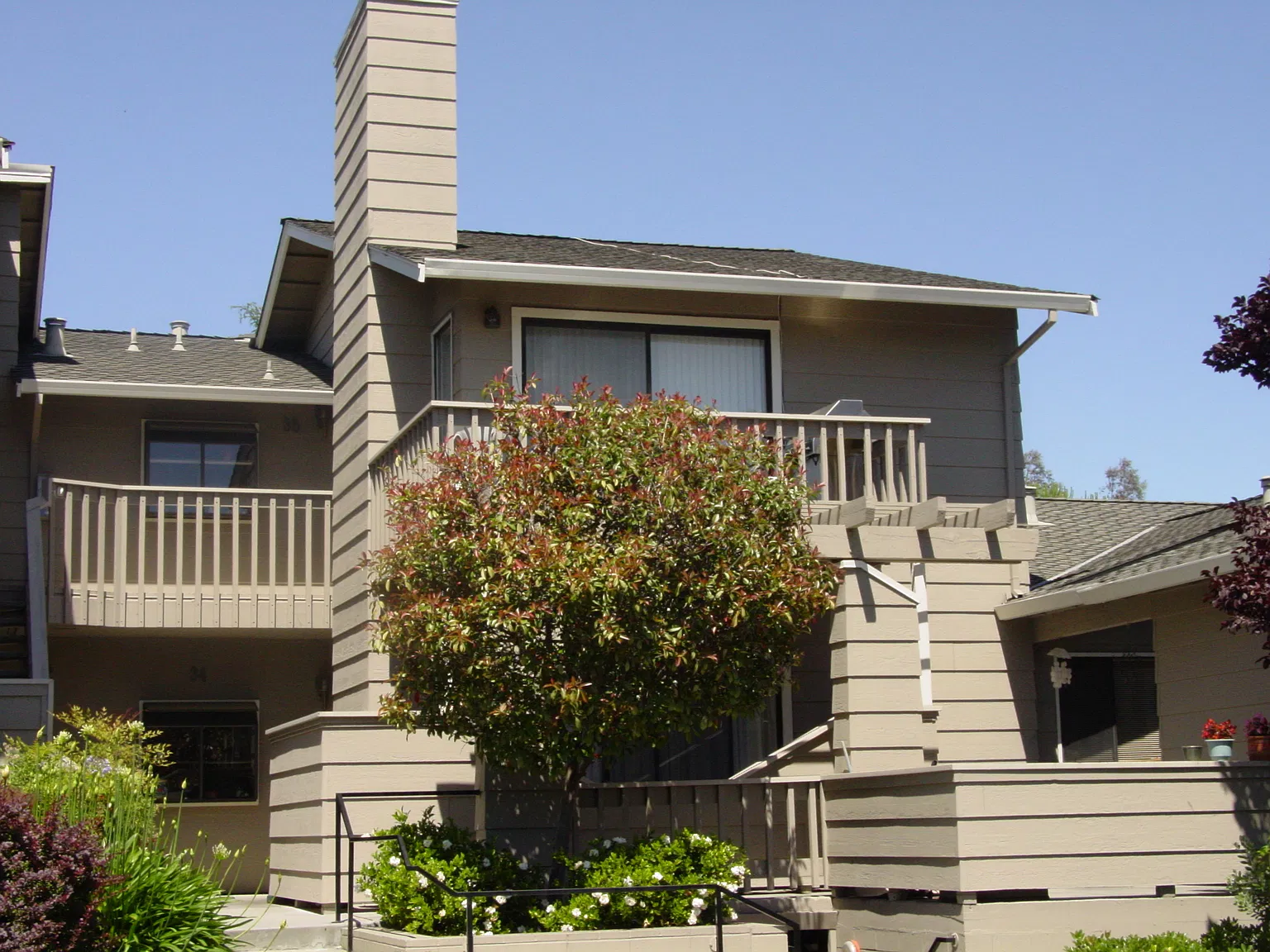 217 Ada Ave — Photo 1