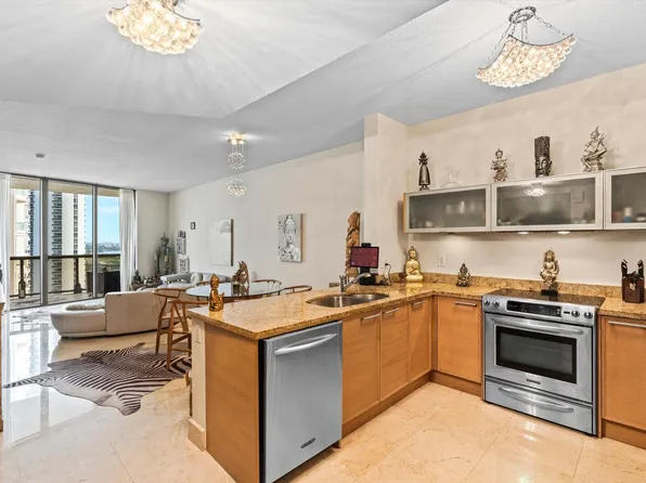 17275 Collins Avenue Unit 2403, Sunny Isles Beach, FL 33160